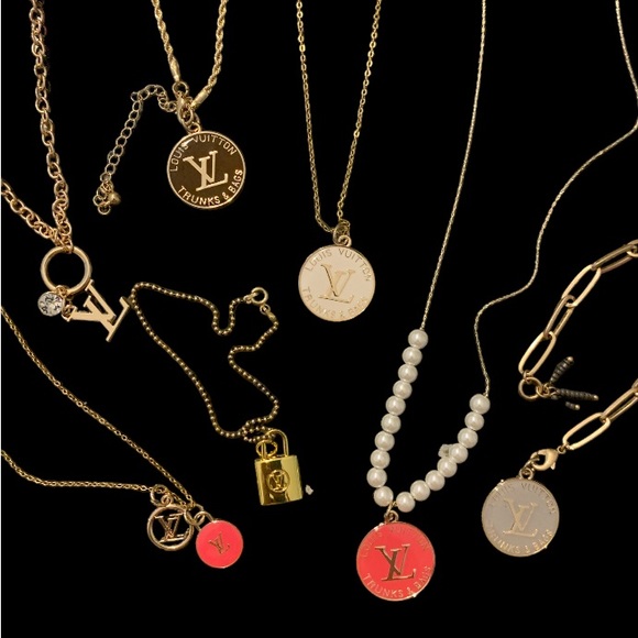 LV Charm Jewelry 💎 - Picture 2 of 3